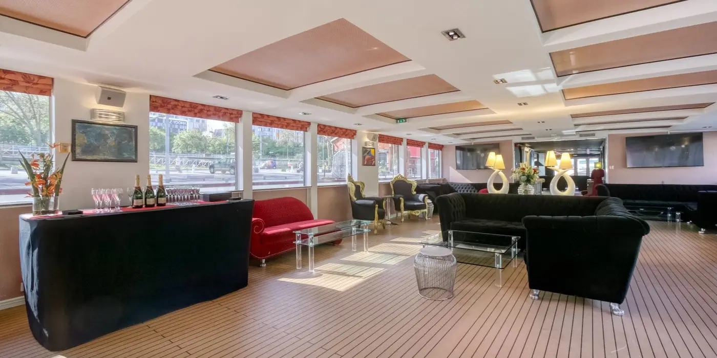La Péniche de Cleo, péniche navigante sur la Seine, Paris, jusqu'à 150 personnes — photo 5