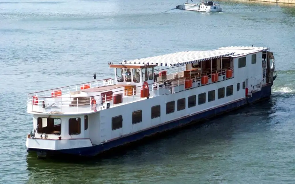 La Péniche de Loan, péniche navigante sur la Seine, Paris, jusqu'à 200 personnes — photo 2