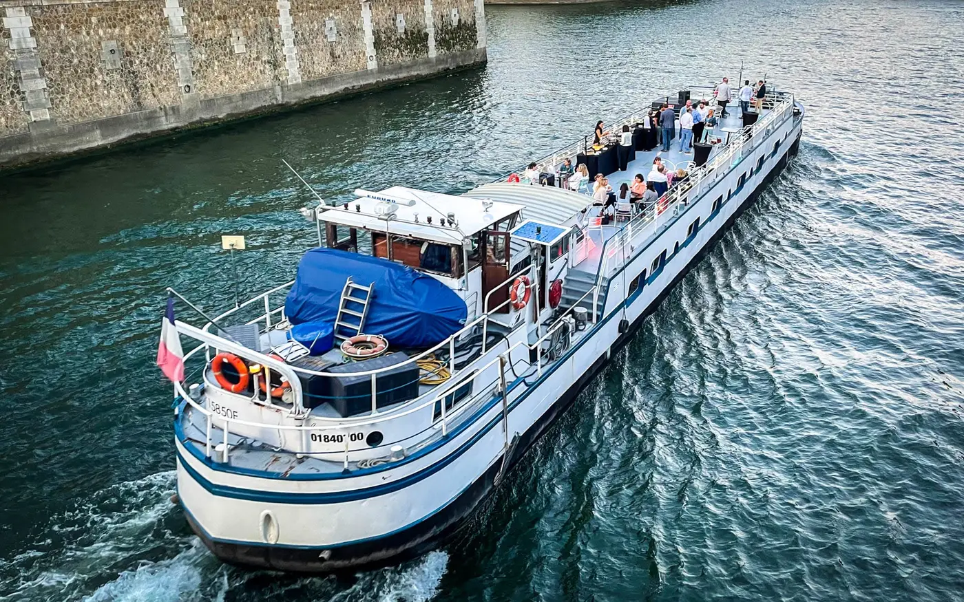 La Péniche de Sidonie, péniche navigante sur la Seine, Paris, jusqu'à 150 personnes — photo 2