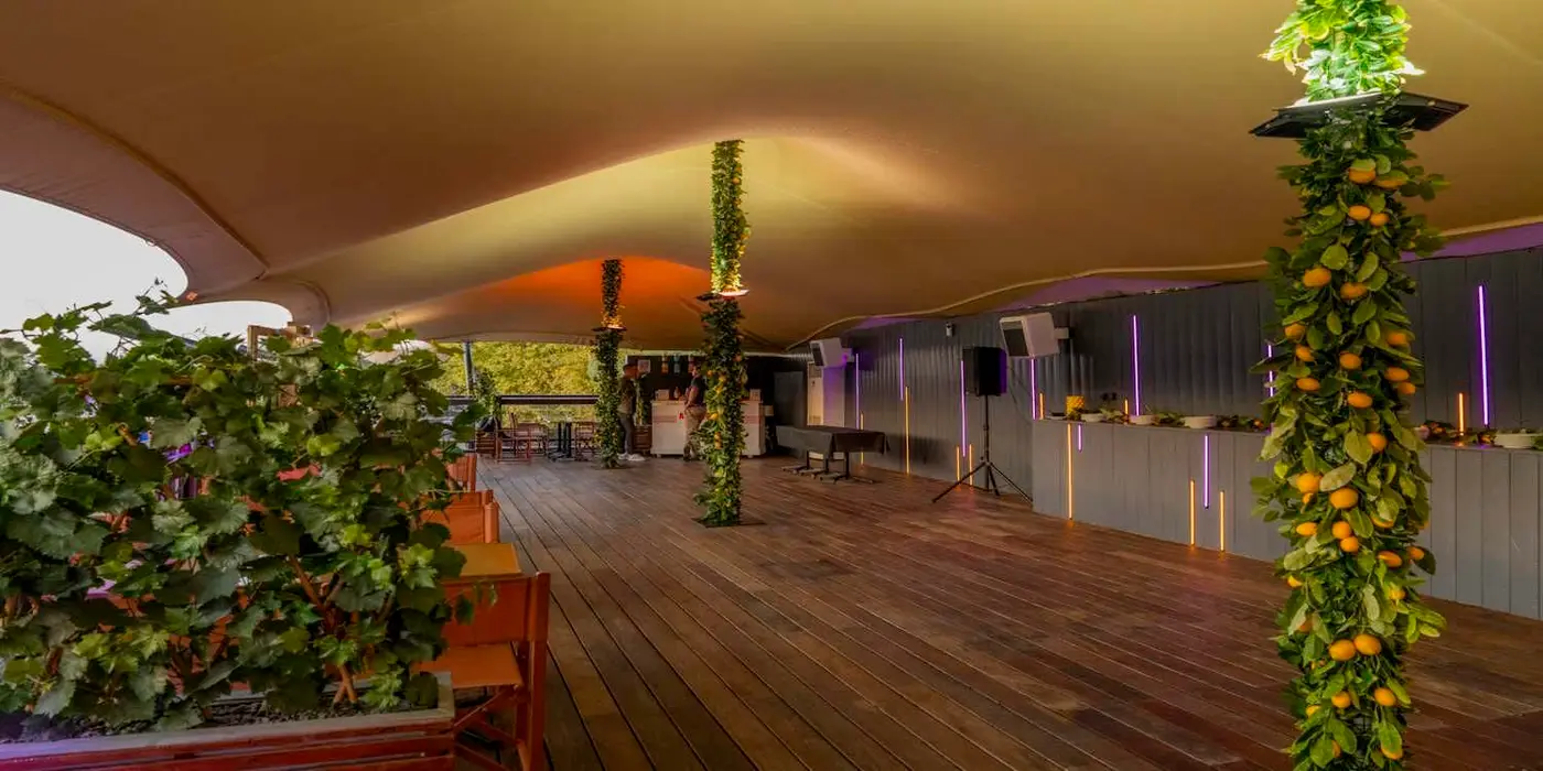 Le Reef Club, péniche à quai, Aux portes de Paris, jusqu'à 200 personnes — photo 4